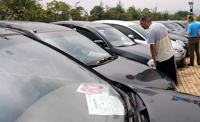 【政策观察】湖北千名厅官失去座驾之后:地铁里的厅官多了